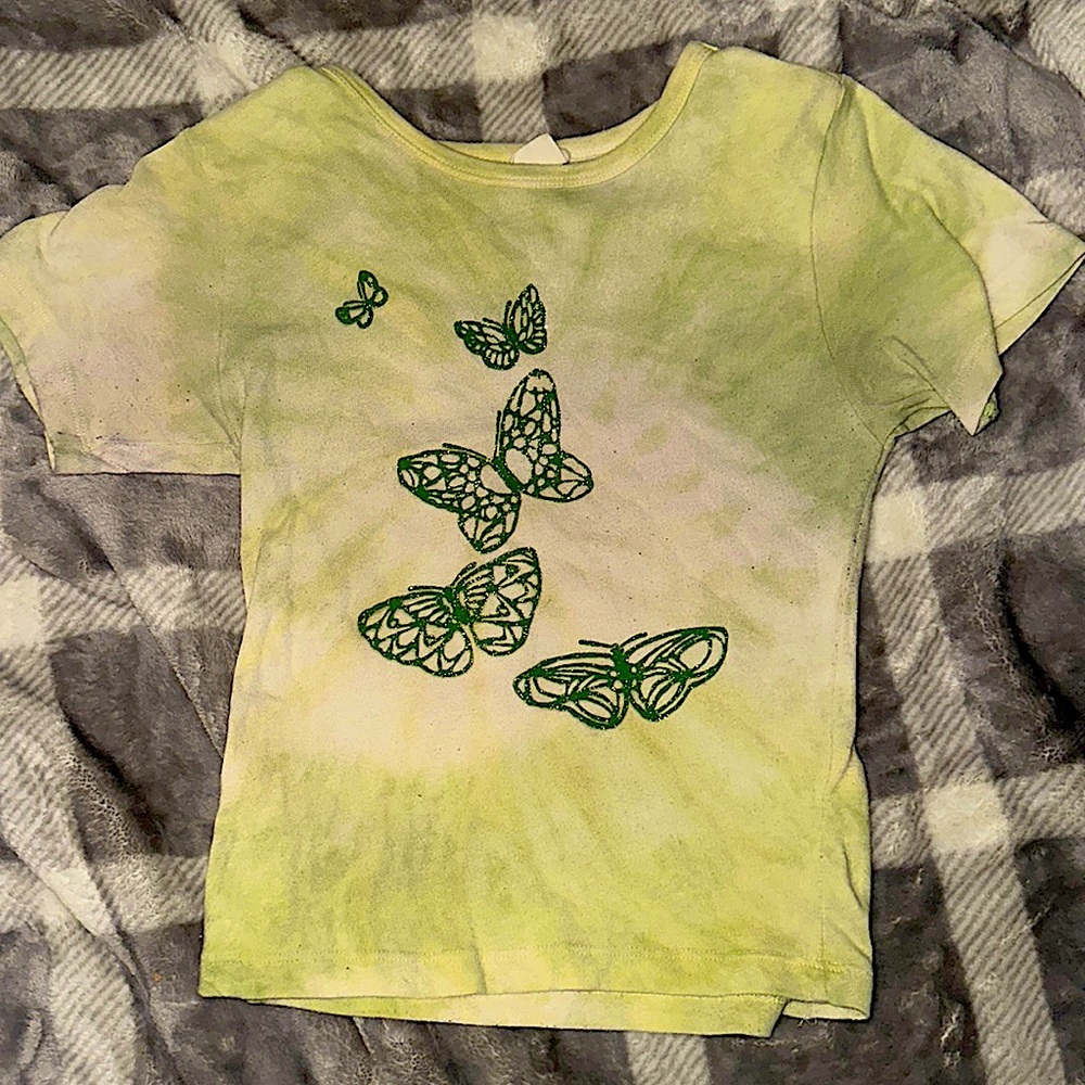 Urban Outfitters green and white butterfly cropped women’s shirt